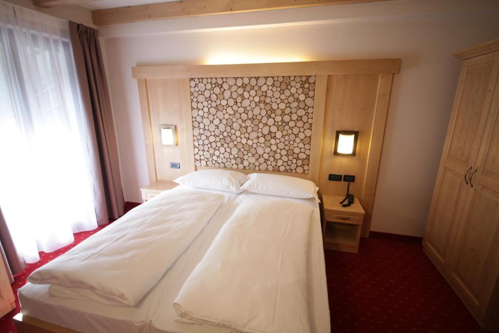 Hotel Garni Minigolf Pieve Di Ledro Esterno foto