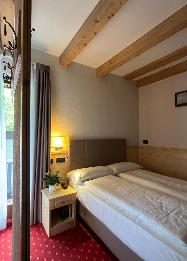 Hotel Garni Minigolf Pieve Di Ledro Esterno foto